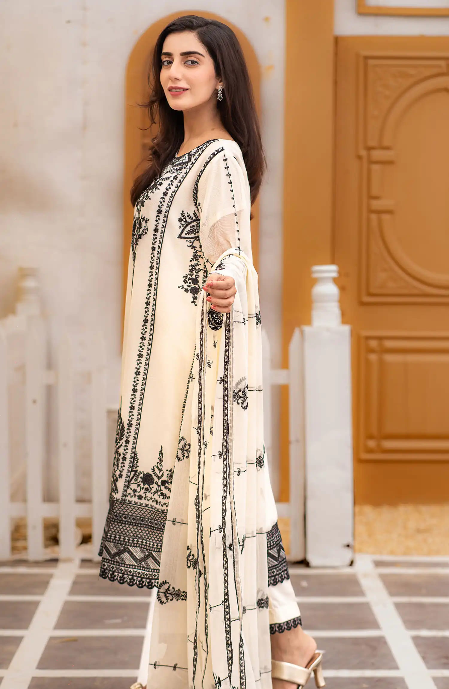 Roop Rang Stitched Collection By AL Harir Apparel-Ayeza Off White