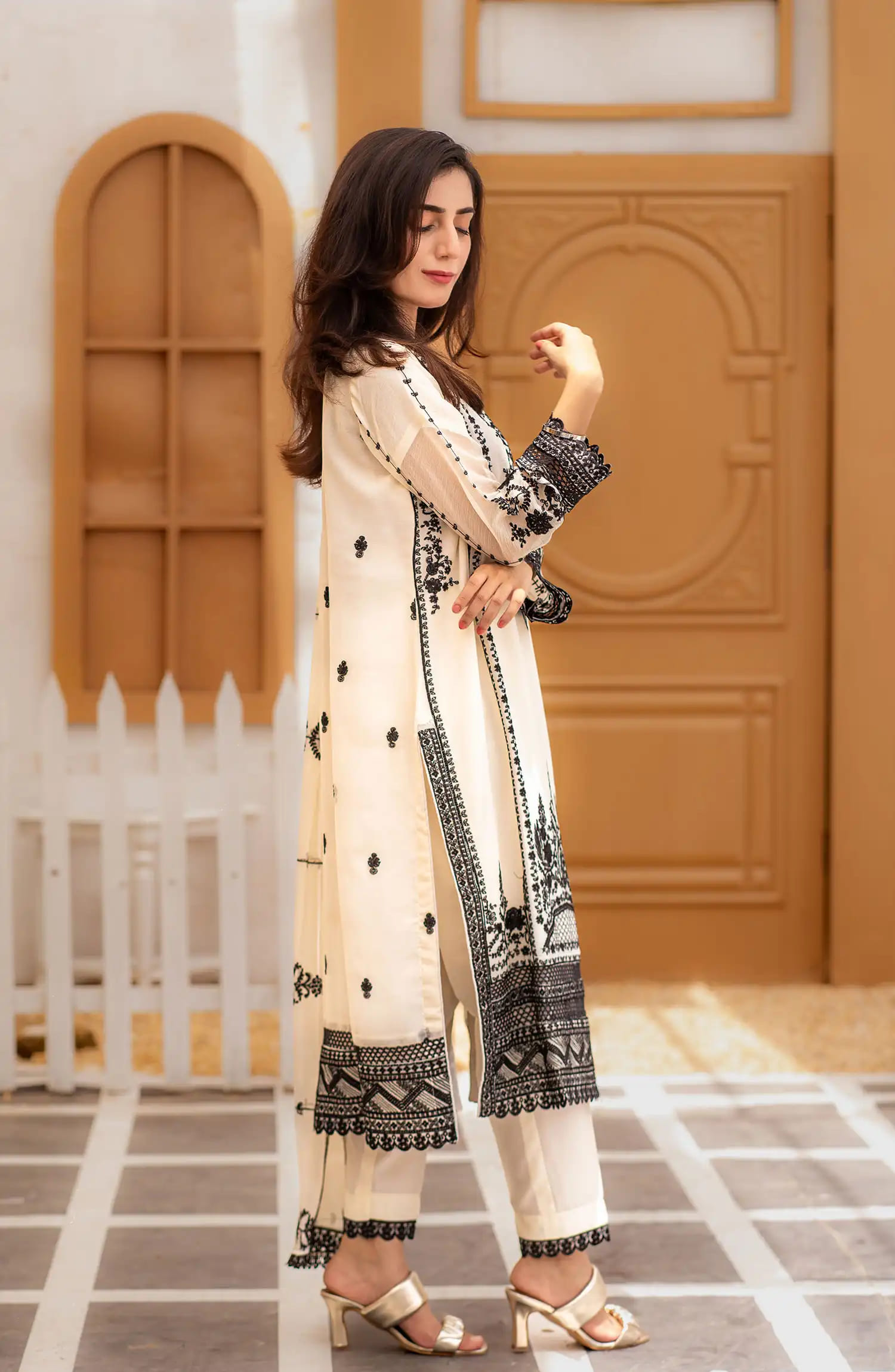 Roop Rang Stitched Collection By AL Harir Apparel-Ayeza Off White