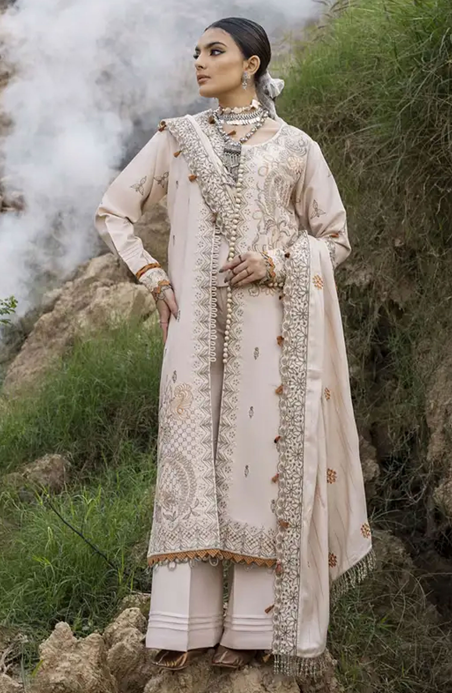 Lyra by Meerak Unstitched Winter Collection 2024 - D-09 Zeen