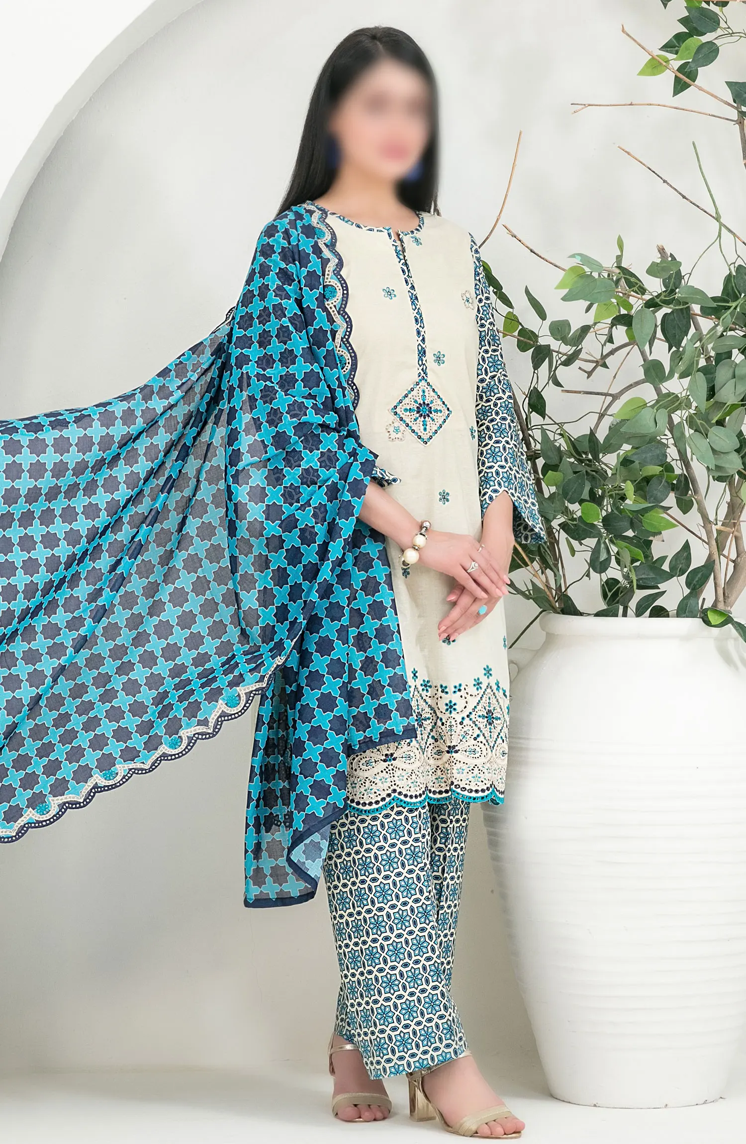 Gulposh - Embroidered Digital Printed Lawn Collection 2024 - D 2518