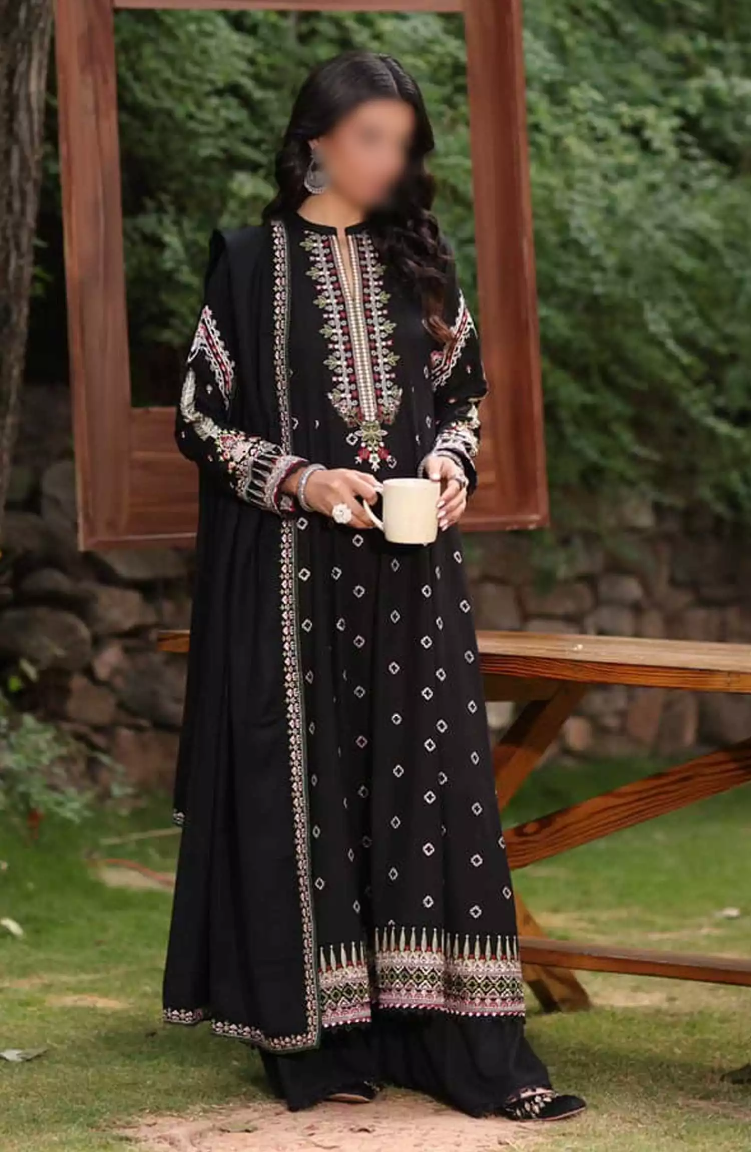 Noor Suzaanikari Winter Shawl Collection By Saadia Asad - D-5 KOEL