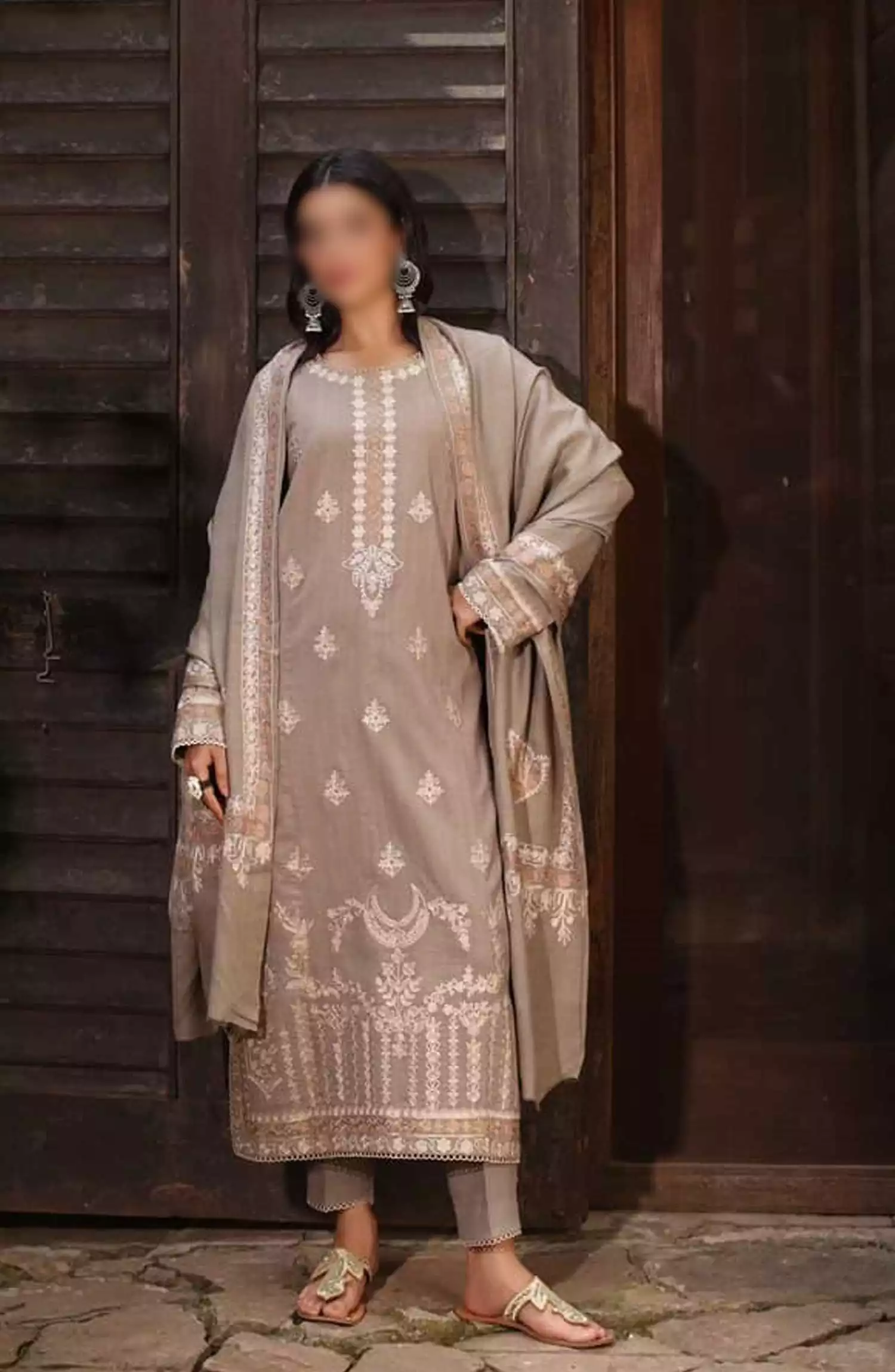 Noor Suzaanikari Winter Shawl Collection By Saadia Asad - D-7 ZEENAZ