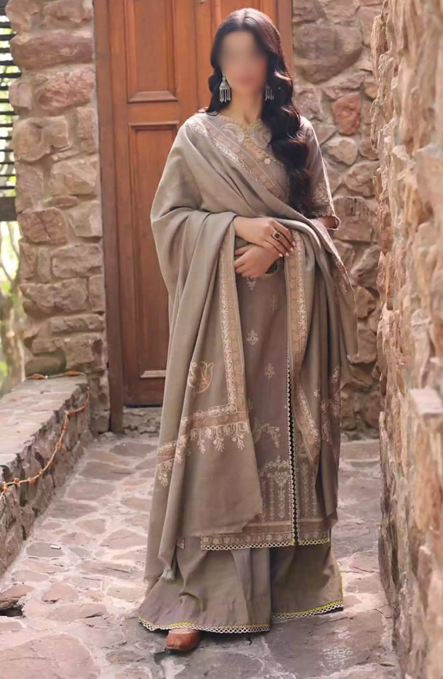 Noor Suzaanikari Winter Shawl Collection By Saadia Asad - D-7 ZEENAZ