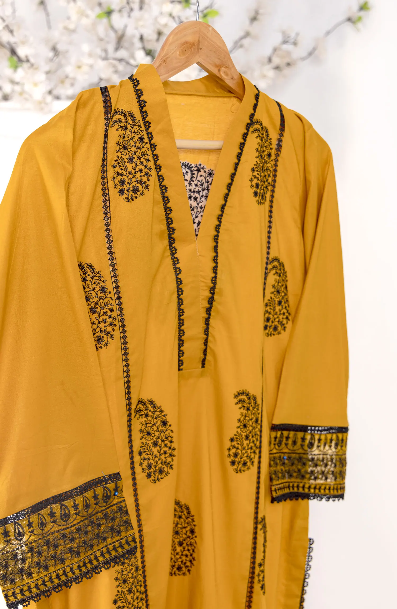 Andaaz Lawn Embroidered Shirts BY Nafasat - Design 07