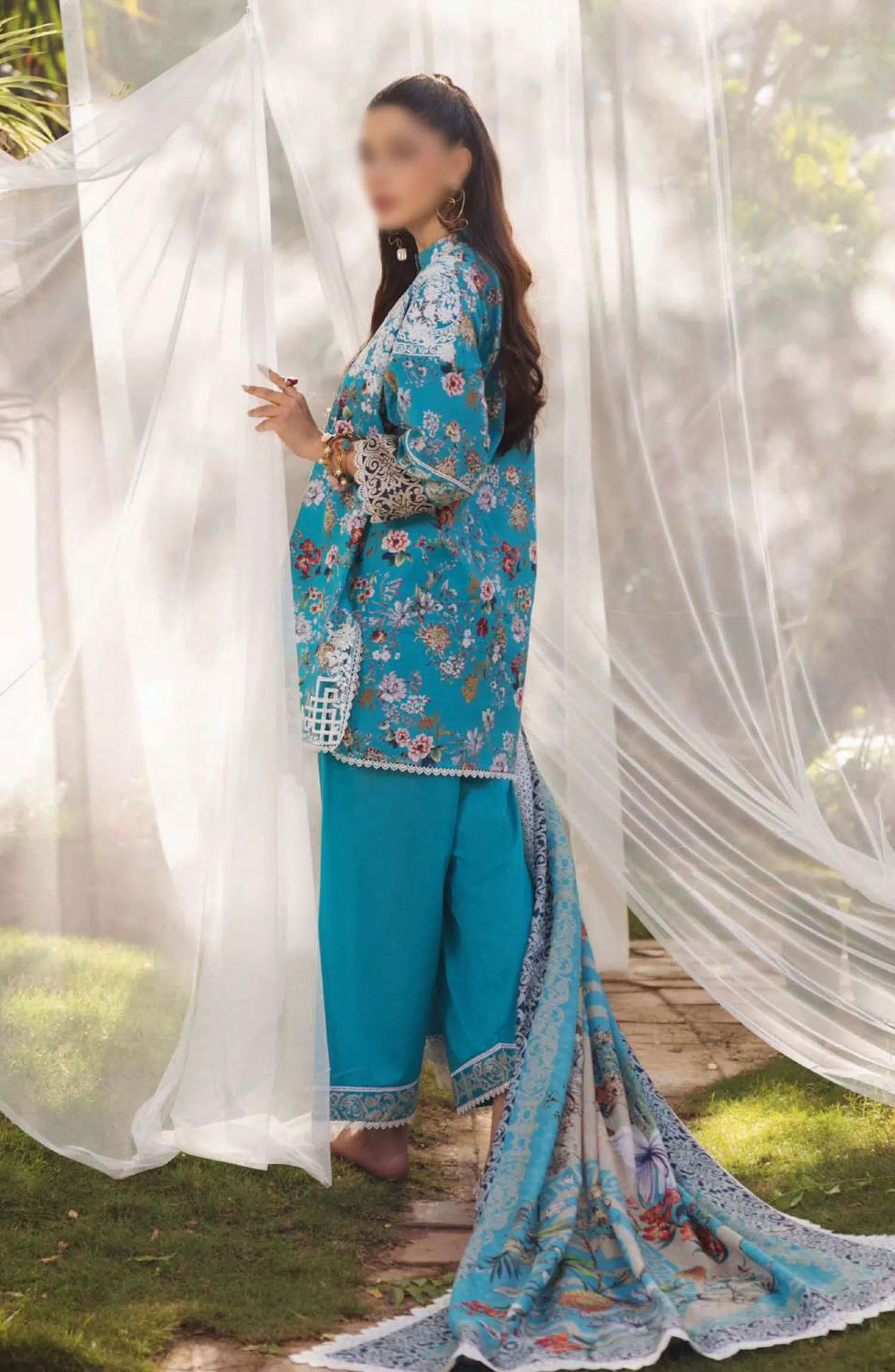 Zainab Chottani Tahra Embroidered Lawn Collection 2024 - Design 2B BEEHA