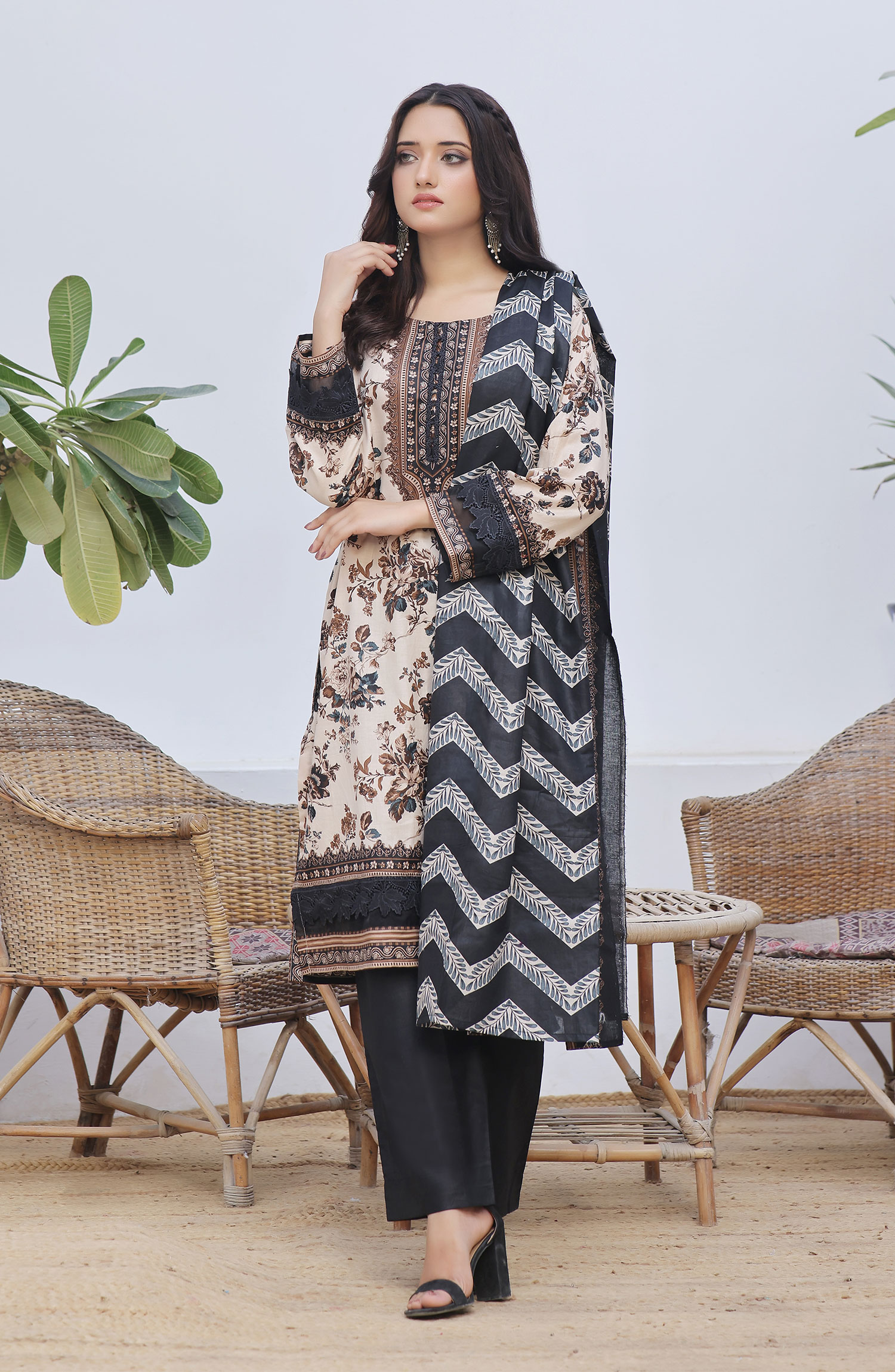 Designer Cotton Lawn 3 Pcs  Unstitched Printed Collection 2024 vol 2 - DL-106