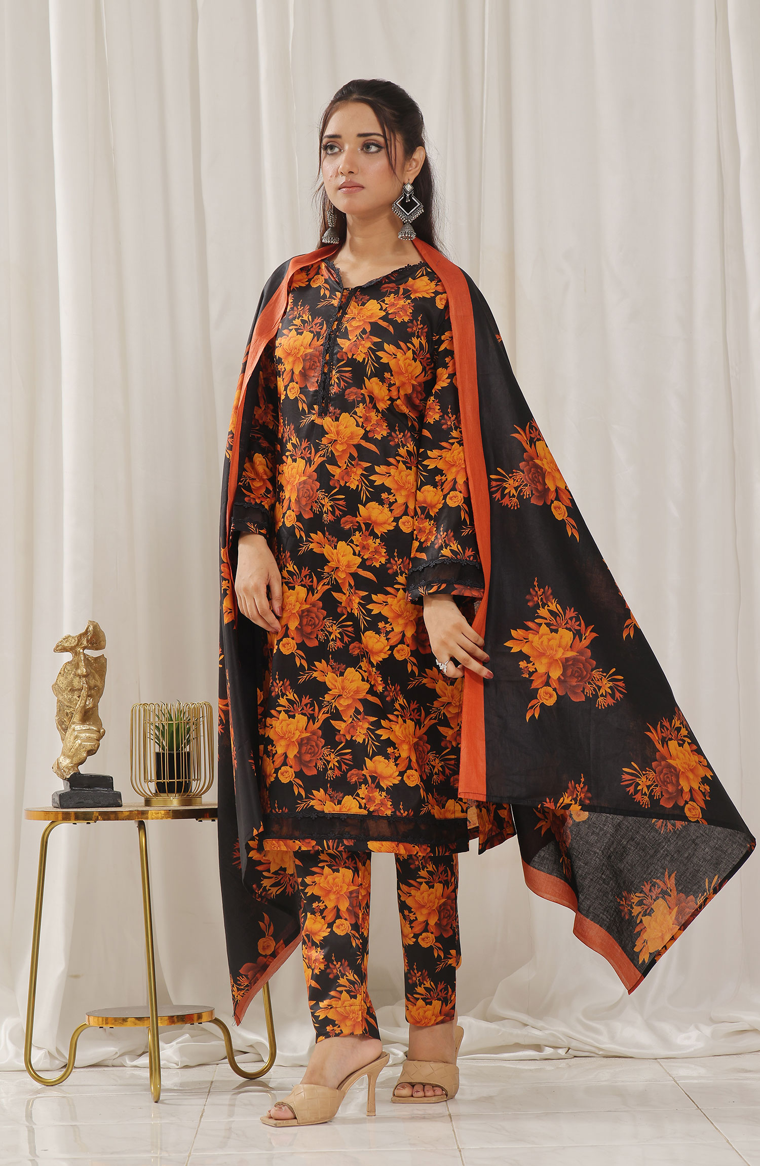 Designer Cotton Lawn 3 Pcs  Unstitched Printed Collection 2024 - DL-141