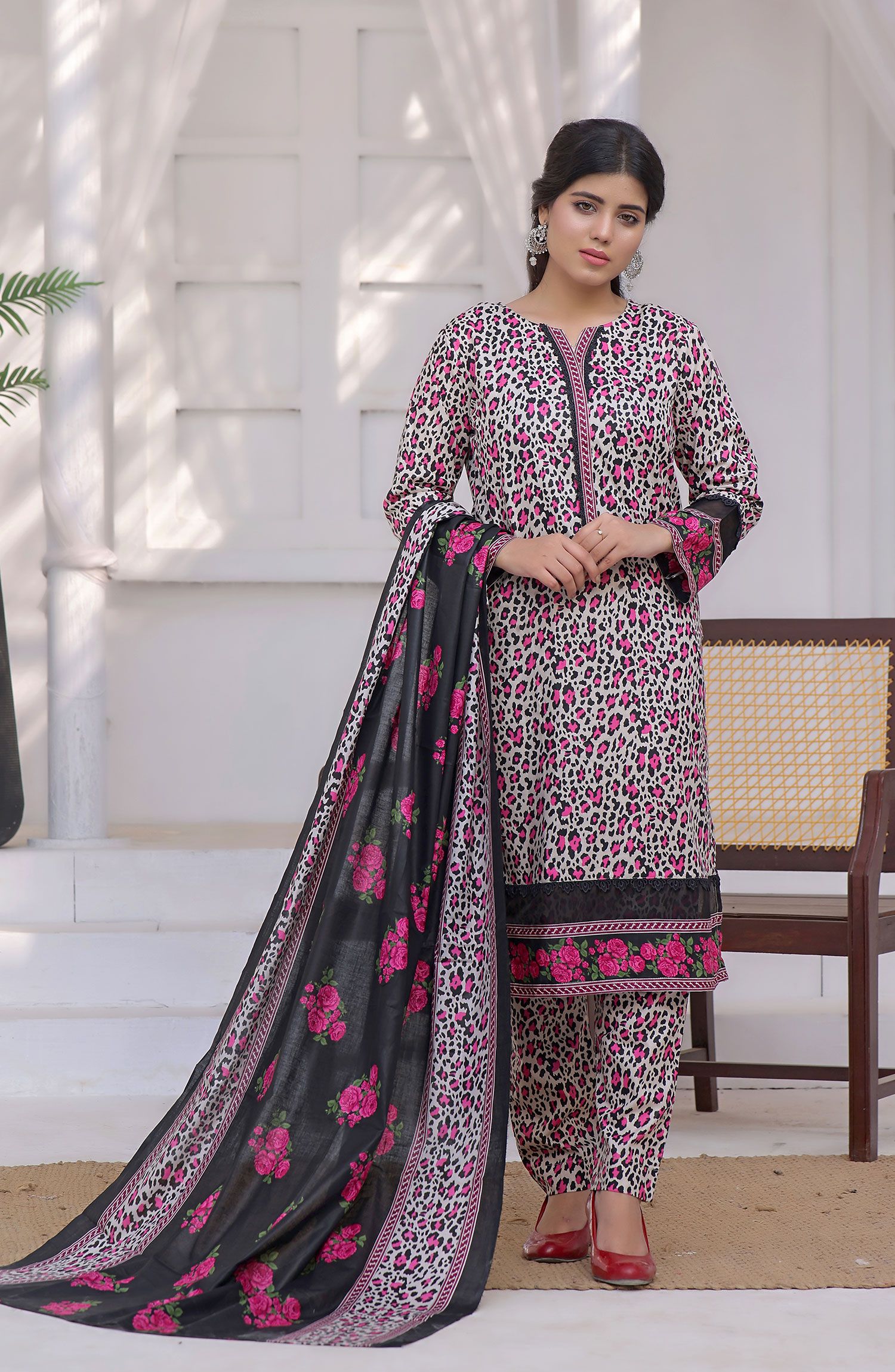 Designer Cotton Lawn 3 Pcs  Unstitched Printed Collection 2024 vol 2 - DL-94