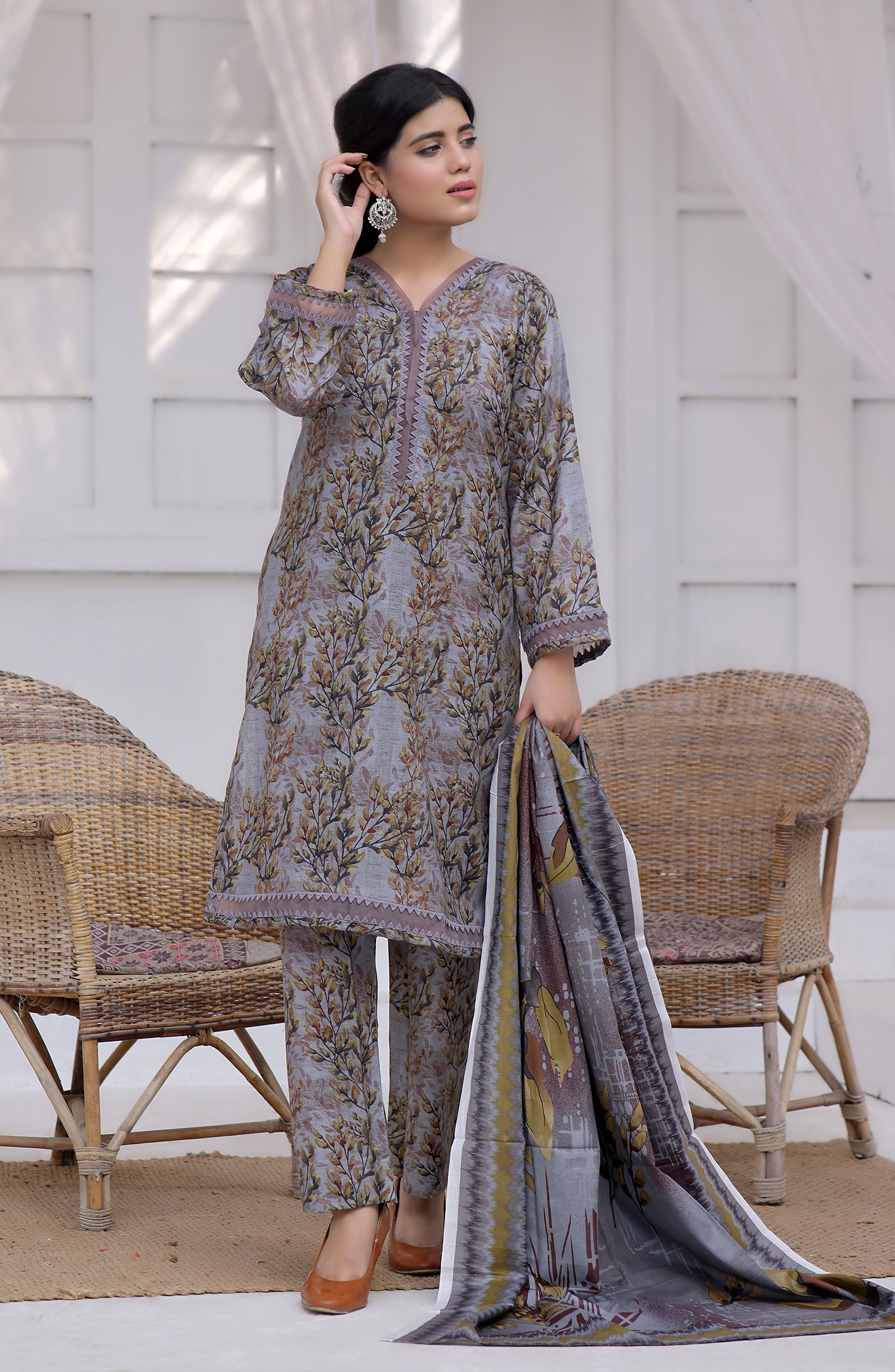 Designer Cotton Lawn 3 Pcs  Unstitched Printed Collection 2024 - DL-97