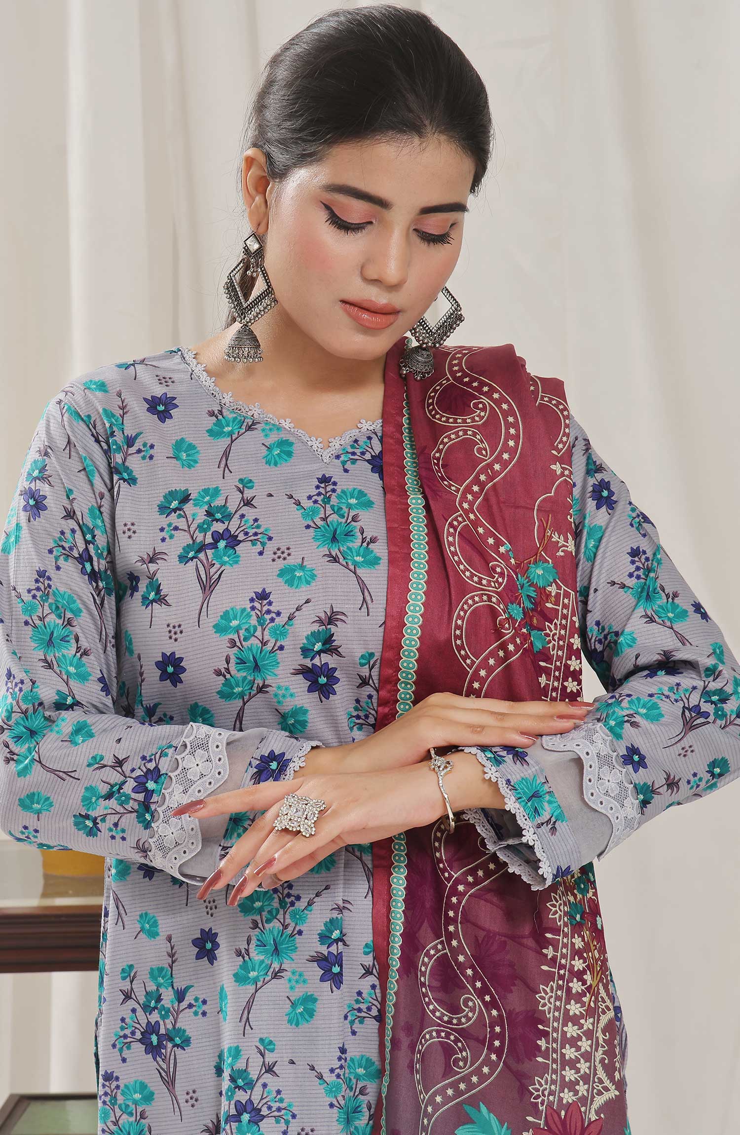 Designer Cotton Lawn 3 Pcs  Unstitched Printed Collection 2024 VOL 05 - DL 121