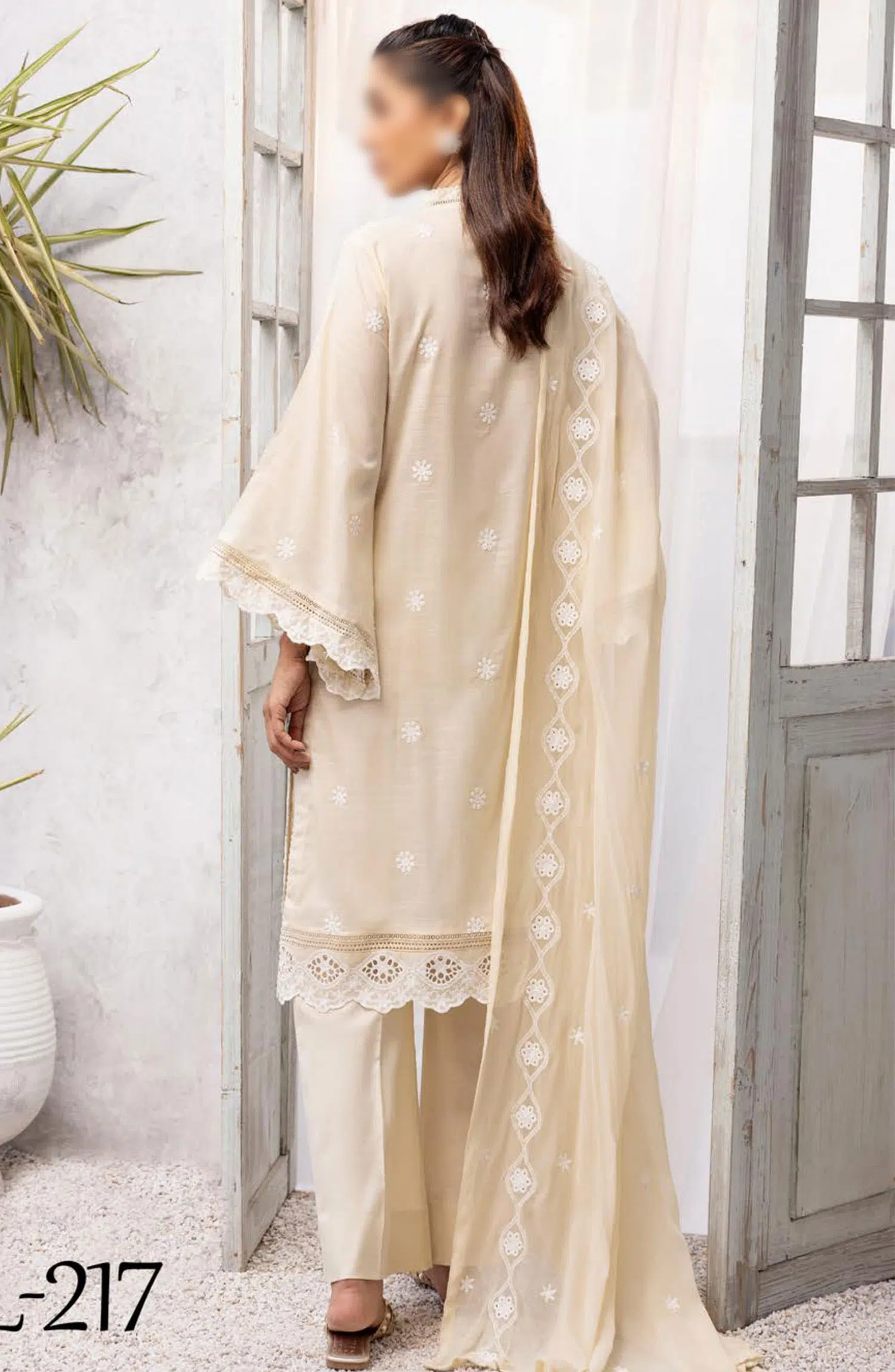 Lawnkari Exclusive Lawn Collection By Khoobsurat - EL  217