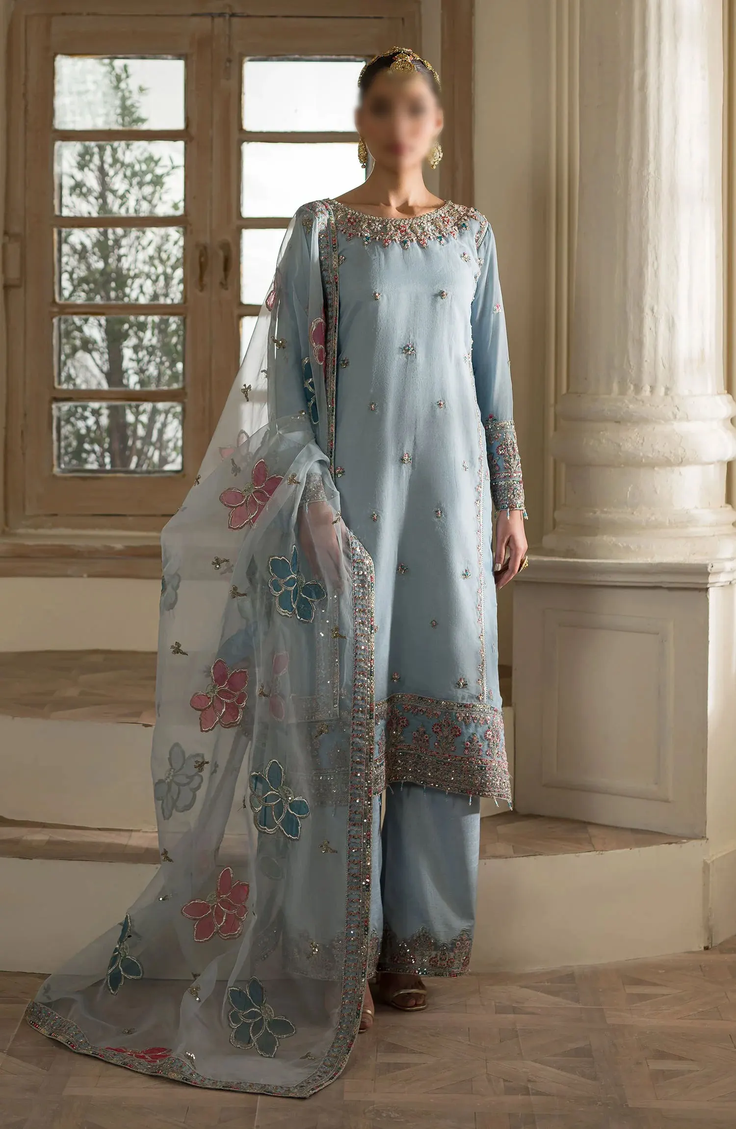 Suave Luxury Formals 2024 By Emaan Adeel - ESRA