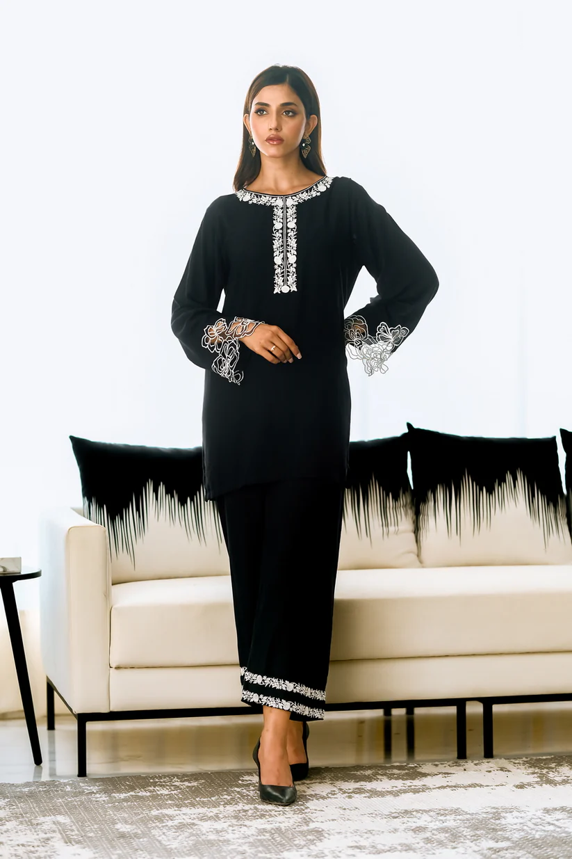 Noir Elegance - 2pcs - Embroidered