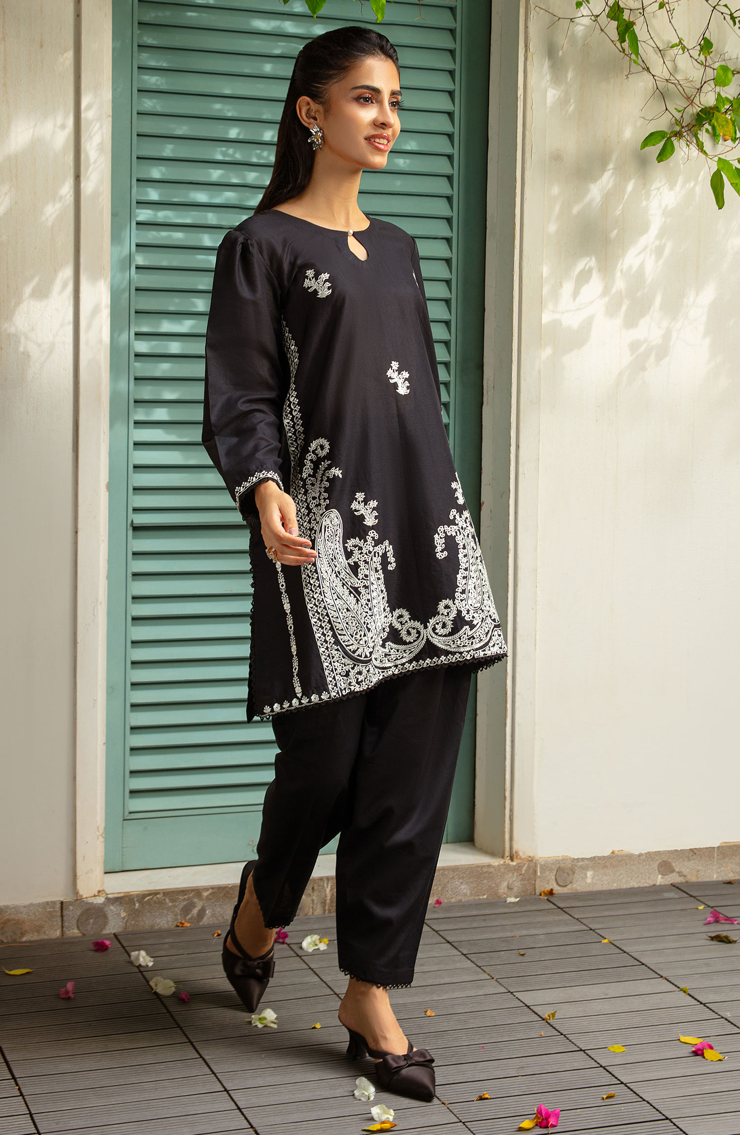 Muse Embroidered 2 Pc Pret Collection By TNG Store Noir (Black)