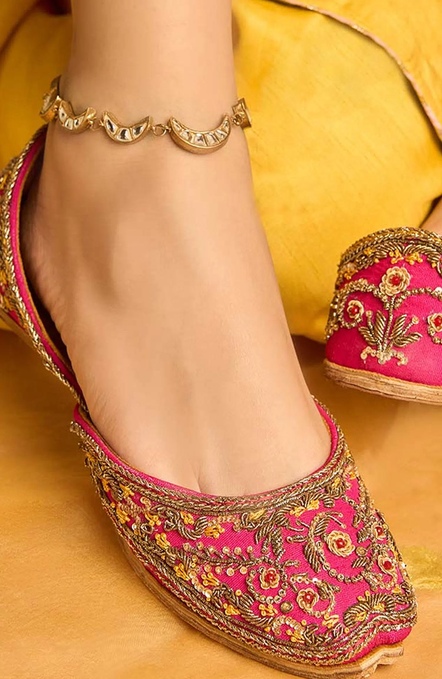 Dazzle By Sarah New Khussa Collection 2024 - PARISTAN (HOT PINK)