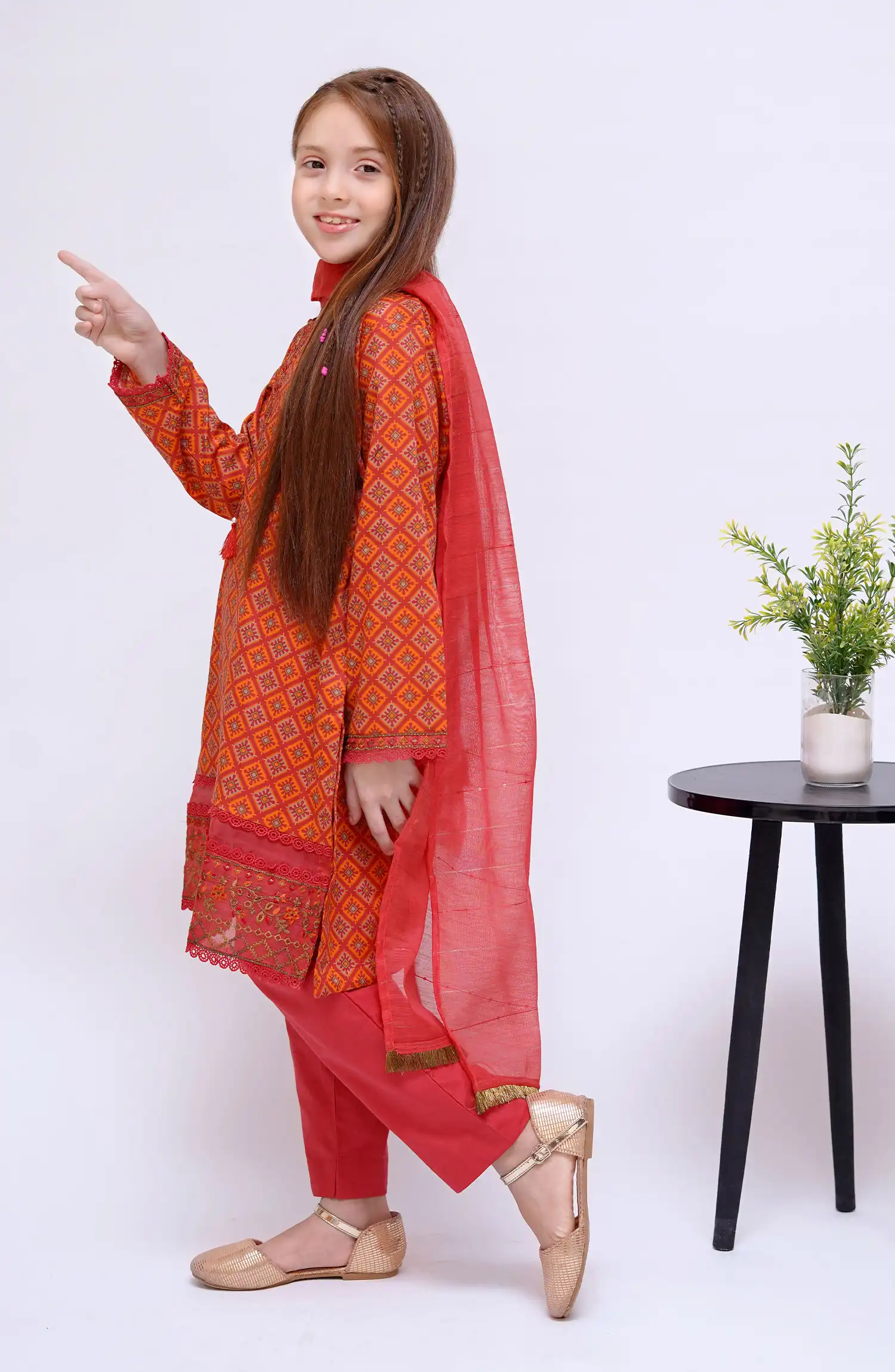 Shanzey Mid Summer Embroidered Lawn Collection 2024 - SHK 2801