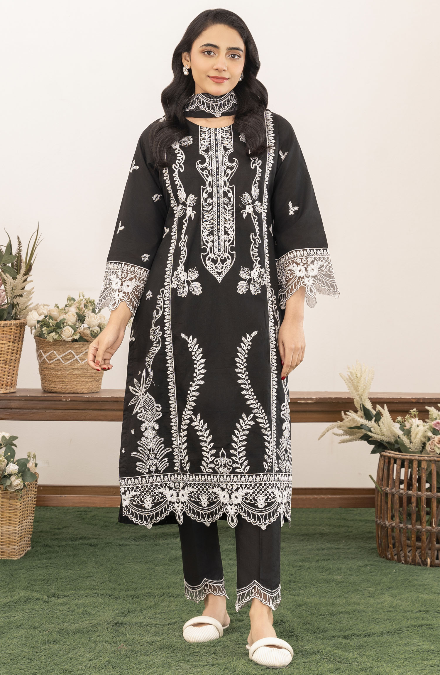 Roop Rang Stitched Collection By AL Harir Apparel-Hoorain Black